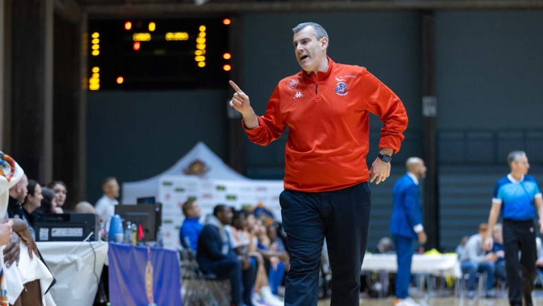 Από την Αθήνα στο Μπρίστολ: Κοουτσάροντας στην πόλη του Banksy