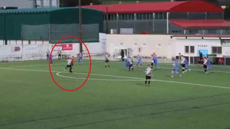 Η ακατανόητη αποβολή της χρονιάς: Διαιτητής «έκλεισε» ποδοσφαιριστή και του έδειξε κόκκινη επειδή έπεσε πάνω του (vid)