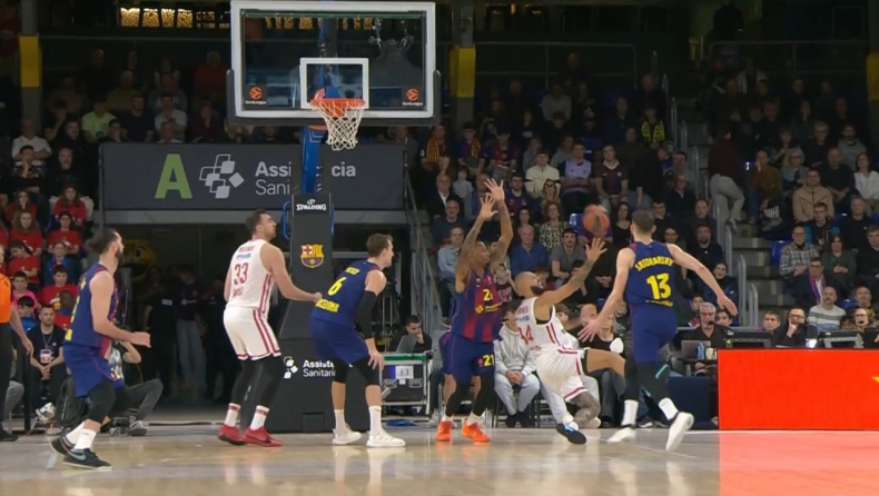 Μπαρτσελόνα - Ολυμπιακός: Μυθικό καλάθι από τον Φουρνιέ