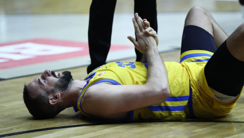 Περιστέρι - Μαρούσι: Ο Γιάνκοβιτς τραυματίστηκε στο δάχτυλο του χεριού του και πήγε αποδυτήρια