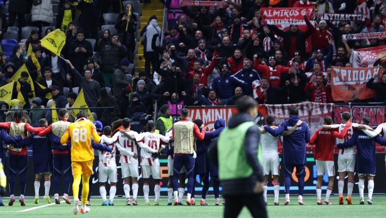 Καϊράτ - Ολυμπιακός: Οι πανηγυρισμοί των Πειραιωτών με τον κόσμο τους