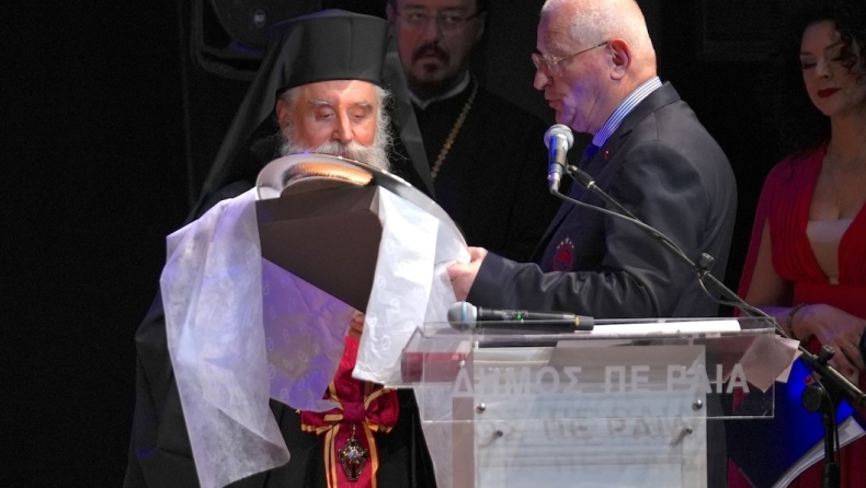 Στο πλευρό της Ιεράς Μητροπόλεως Πειραιώς o Ολυμπιακός και ο Βαγγέλης Μαρινάκης