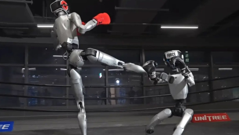 Ανθρωποειδές ρομπότ 2 μέτρων βγάζει νοκ άουτ αντίπαλο... ρομποτάκι!