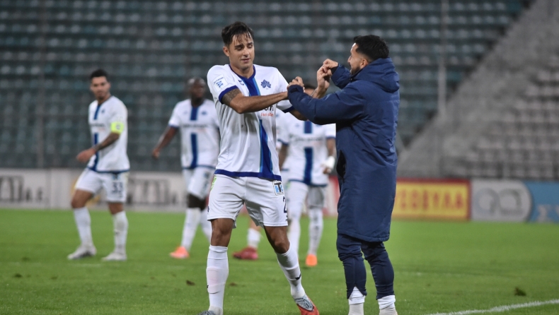 Βόλος - Κηφισιά: Αυτογκόλ Κάργα από προσπάθεια του Σιμόν για το 0-1