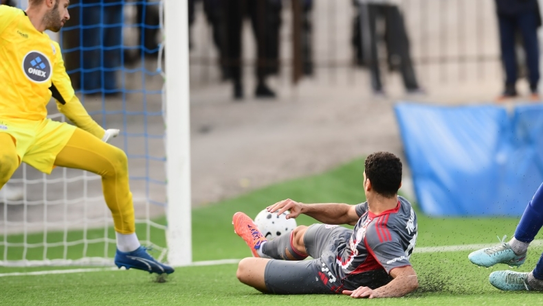 Ελλάς Σύρου - Ολυμπιακός: «Εκτέλεσε» ο Ταρέμι, μείωσε με αυτογκόλ ο Καλογερόπουλος στο πρώτο 5λεπτο του β' ημιχρόνου!