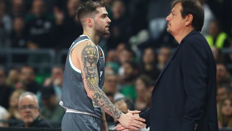 Παπαπέτρου για το high five Άταμαν-Τολιόπουλου: «Αυτό το... ιερό χέρι δεν το έχει αγγίξει κανείς» (vid)