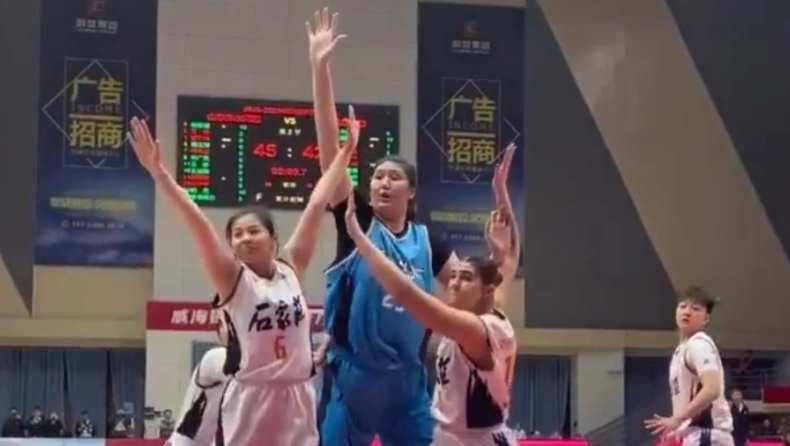 Η ψηλότερη παίκτρια στον κόσμο έκανε το ντεμπούτο της και οι αντίπαλές της δεινοπάθησαν να την μαρκάρουν!