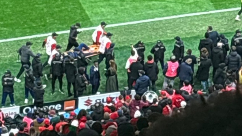 Σενεγάλη-Μαρόκο: Σεκιούριτι απομακρύνθηκε με φορείο μετά τα επεισόδια 