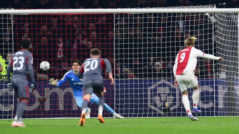 Άγιαξ - Ολυμπιακός: Χέρι Μουζακίτη και γκολ του Ντόλμπεργκ με πέναλτι για το 1-1