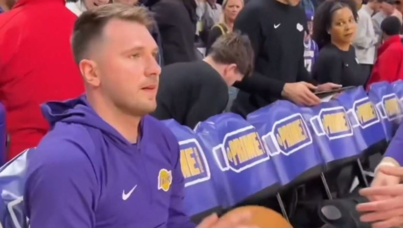 Ντόντσιτς: Τρελαίνει κόσμο με εύστοχα σουτ καθιστός στον πάγκο