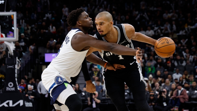 Σπερς - Τίμπεργουλβς 126-123: Άντεξαν στο «θρίλερ», απίθανη μονομαχία Γουεμπανιάμα - Έντουαρντς