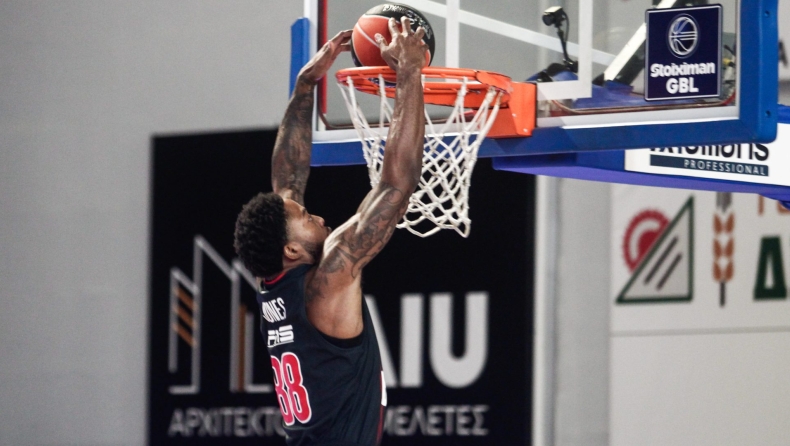 Ταϊρίκ Τζόουνς: Οι αριθμοί του στο ντεμπούτο του με τον Ολυμπιακό