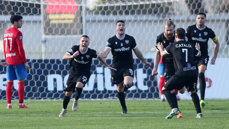 Καλαμάτα - Πανιώνιος 2-0: Βαφέας και Τσέλιος λύγισαν τον Πανιώνιο, στο +5 η «μαύρη θύελλα»