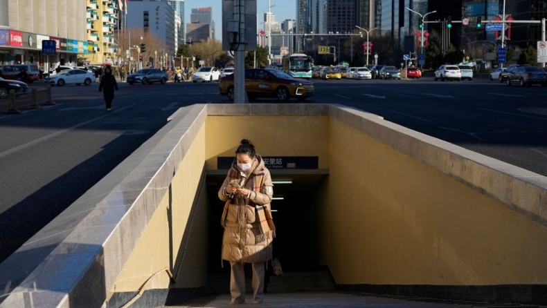 «Πέθανες;»: Η viral εφαρμογή για τους μοναχικούς που «σπάει ταμεία» στην Κίνα