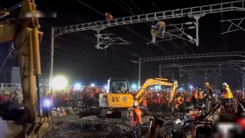 Η Κίνα έχτισε σιδηροδρομικό σταθμό σε 9 ώρες με 1.500 εργάτες και στρατιωτικό συντονισμό
