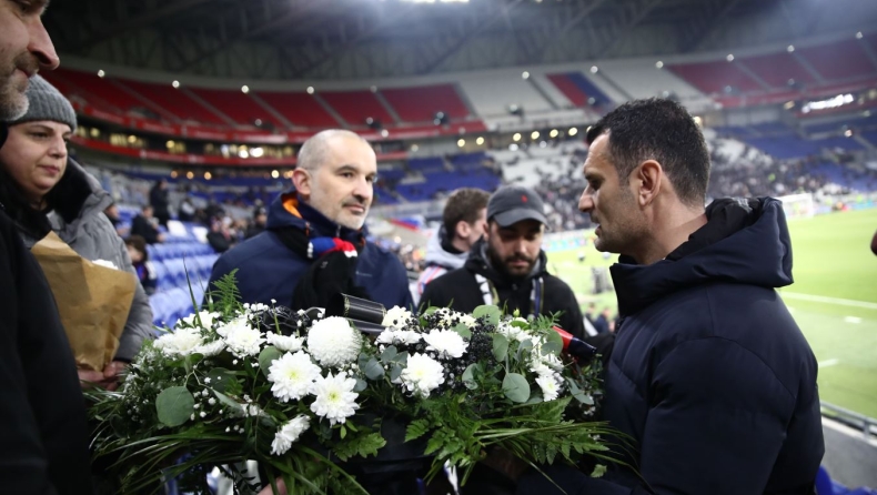 Λιόν - ΠΑΟΚ: Ενός λεπτού σιγή, στεφάνι, πανό και πυρσοί για τα «αετόπουλα»