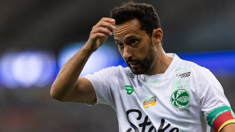 Νενέ: Συνεχίζει στα 44 του χρόνια στη Γ' Βραζιλίας!