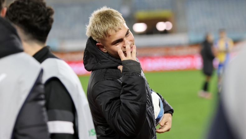 ΟΦΗ: Ο Νους πήρε την μπάλα, έδειξε τέσσερα δάχτυλα και δέχτηκε συγχαρητήρια από Μπούση και Κόντη