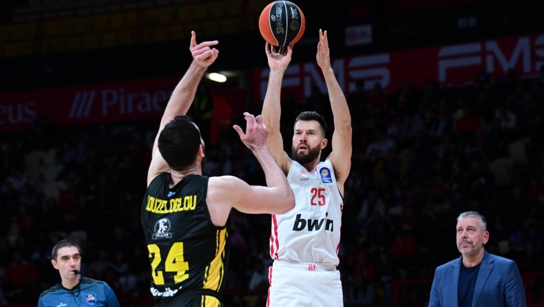 Πίτερς: Πρώτος ξένος σε εύστοχα τρίποντα στην ιστορία του Ολυμπιακού