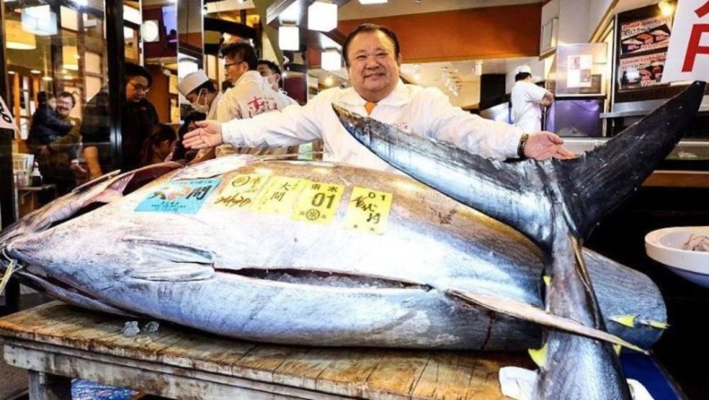 Ιστορικό ρεκόρ στη διάσημη ιχθυαγορά του Τόκιο: Πόσο πουλήθηκε ο πρώτος τόνος της χρονιάς