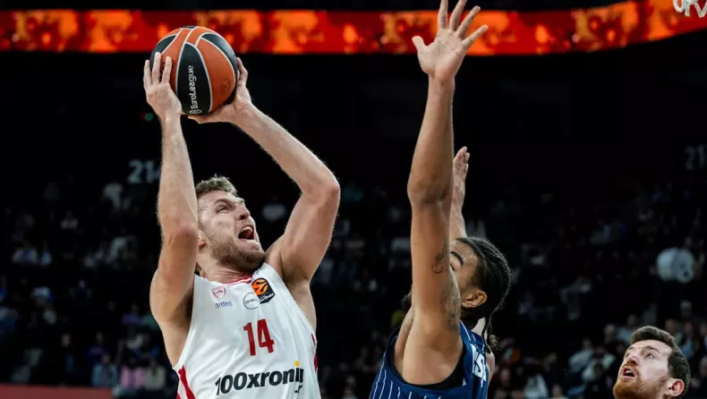 Δαντέλες, ιδρώτας και μεταξωτές κορδέλες