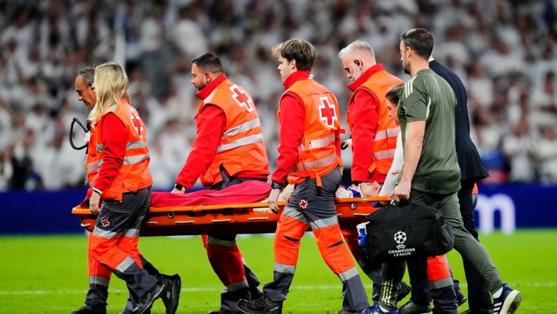 Ρεάλ Μαδρίτης: Στο νοσοκομείο ο Ασένθιο μετά τη σύγκρουση με τον Καμαβινγκά