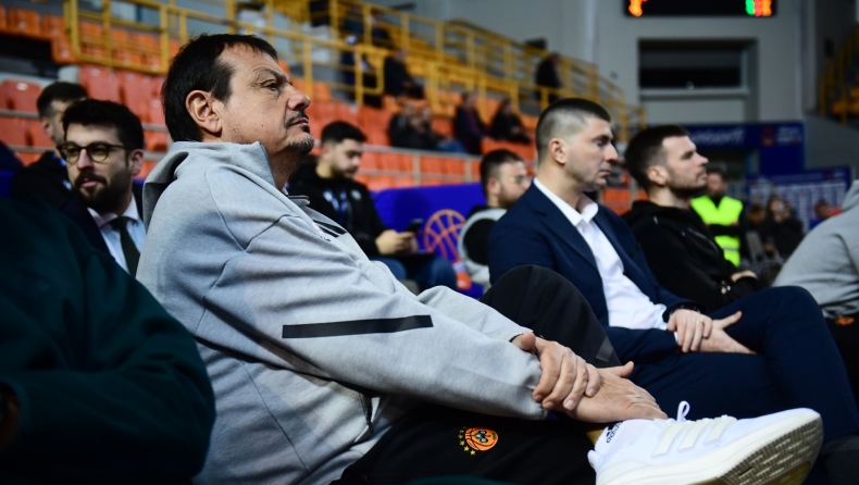 Ηρακλής - Μύκονος: Ο Εργκίν Άταμαν παρακολουθεί το ματς