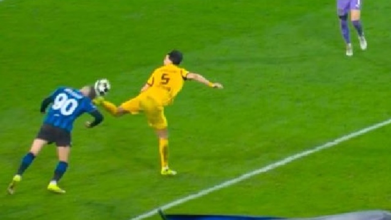 Αταλάντα - Ντόρτμουντ: Τακουνάκι Μπενσεμπαϊνί στο κεφάλι του Κρστόβιτς και πέναλτι