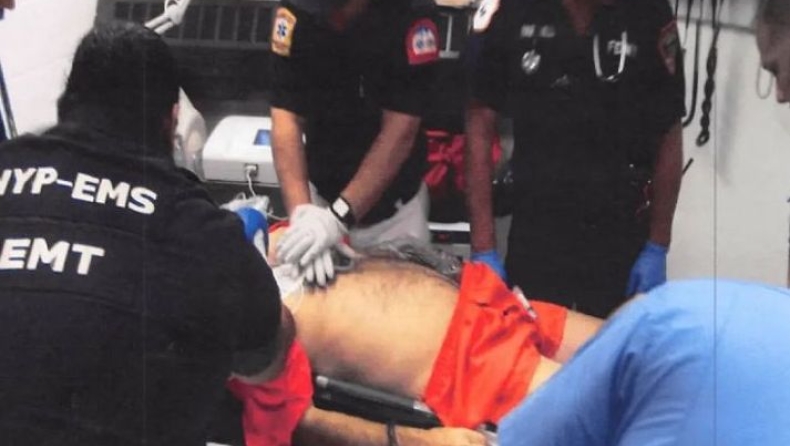 Ανατριχιαστικά ντοκουμέντα για τον Επστάιν: Στο φως οι φωτογραφίες αμέσως μετά την αυτοκτονία του