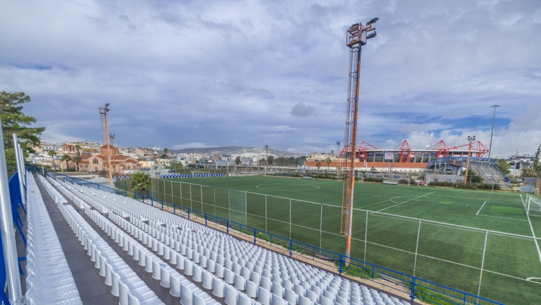 Ολοκληρώθηκε η εγκατάσταση της κερκίδας 1.500 θέσεων και των νέων αποχωρητηρίων στο γήπεδο ποδοσφαίρου 11x11 του Σ.Ε.Φ.