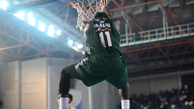 Ολυμπιακός - Παναθηναϊκός: Ο Χέιζ-Ντέιβις κλέβει και καρφώνει ανάποδα!