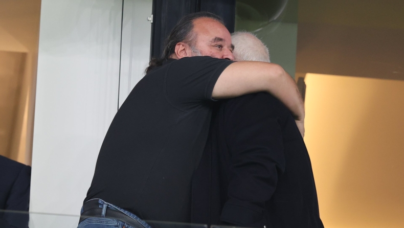 ΑΕΚ - Ολυμπιακός: H αγκαλιά Ηλιόπουλου - Μελισσανίδη