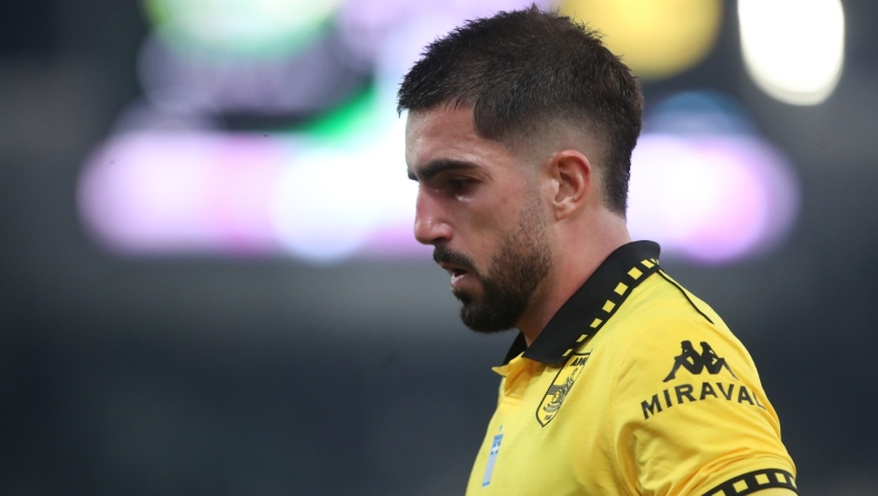 Άρης: Έφτασε στο Μεξικό ο Μόντσου, φωτογραφήθηκε με κασκόλ της Χουάρες