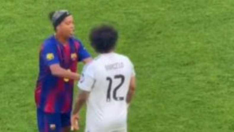 Ροναλντίνιο: Viral το σπρώξιμο στον Μαρσέλο στο Clasico παλαιμάχων (vid)