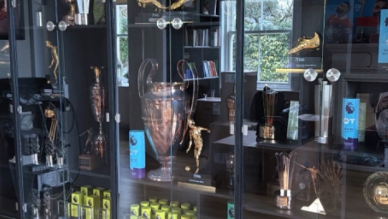 Σαλάχ: Ο Κέρκεζ εντυπωσιάστηκε με την τροπαιοθήκη του Αιγυπτίου