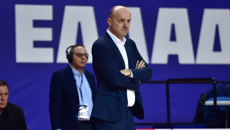 Ζντοβτς: «Έβλεπα παίκτες με κατεβασμένα κεφάλια, αυτό με "σκοτώνει"»