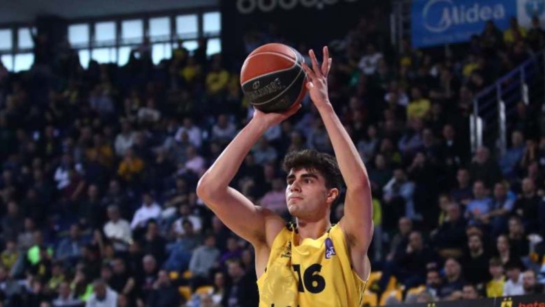 Άρης: Η εμφάνιση του Βασίλη Πουρλίδα επανέφερε ένα διαχρονικό ερώτημα