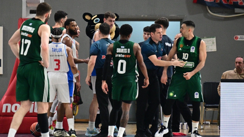 Πανιώνιος-Παναθηναϊκός: Ένταση με Σλούκα και Τόμασον, αποβλήθηκε ο Αμερικανός