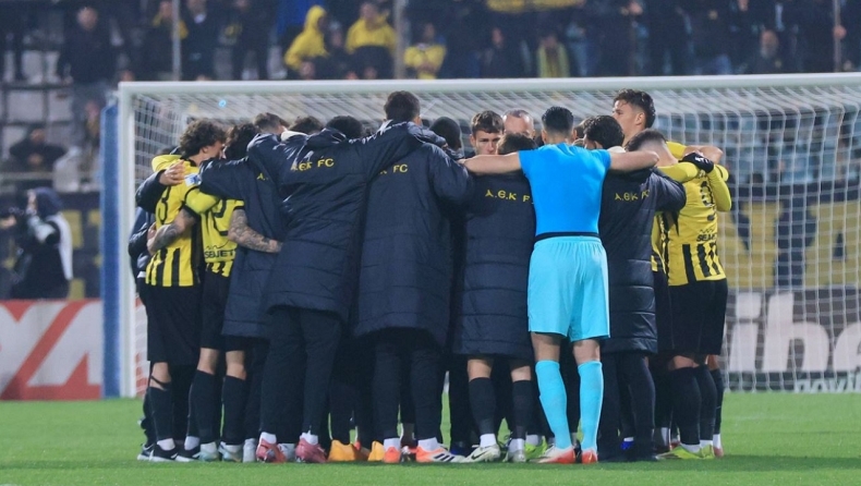 ΑΕΚ: Πλήρωσε τα λάθη, όμως πρέπει να βγει ακόμα πιο ενωμένη και δυνατή από όλο αυτό