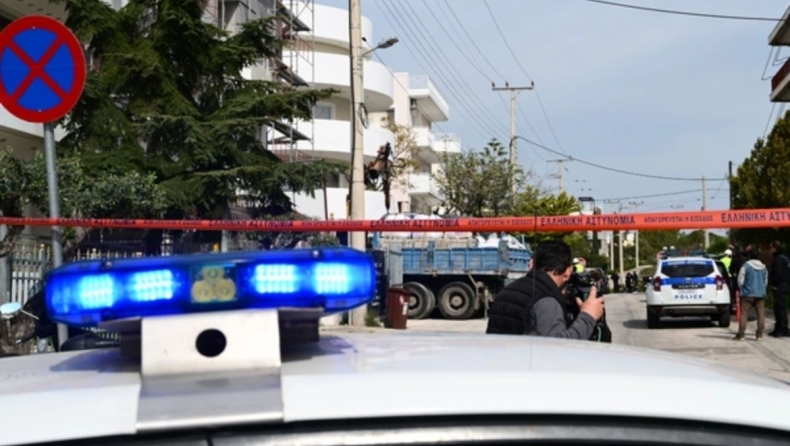 Λουτράκι: Άρπαξαν πάνω από 30.000 ευρώ με καλάσνικοφ από τα ΕΛΤΑ