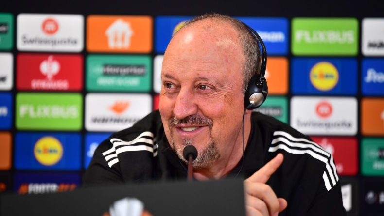 Μπενίτεθ: «Γι' αυτό επιλέγω να μην χοροπηδάω όταν βάζουμε γκολ»