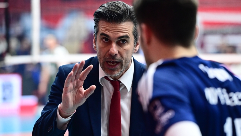 Ολυμπιακός: Ζήτησε συγγνώμη από τον κόσμο ο Σέντλατσεκ, τι είπε ο Βουρδέρης