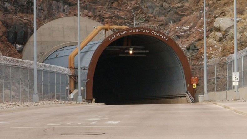 Το μυστικό σχέδιο διαφυγής του Τραμπ για την Ημέρα της Κρίσης - Οι 3 απόρρητες βάσεις των ΗΠΑ