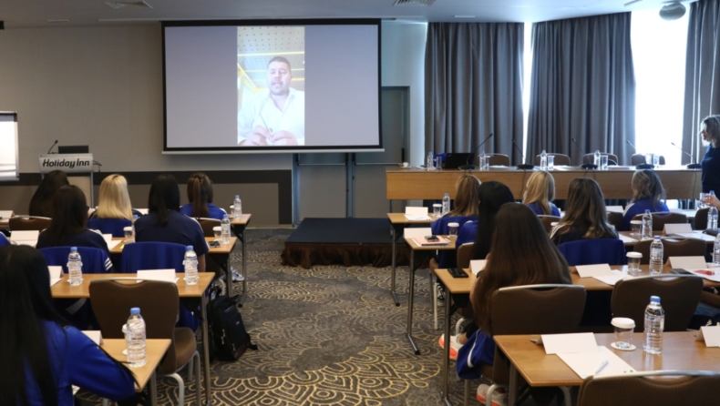 Γκαγκάτσης στο σεμινάριο διαιτησίας των γυναικών: «Η συμμετοχή σας στέλνει το μήνυμα ότι το ποδόσφαιρο αλλάζει»