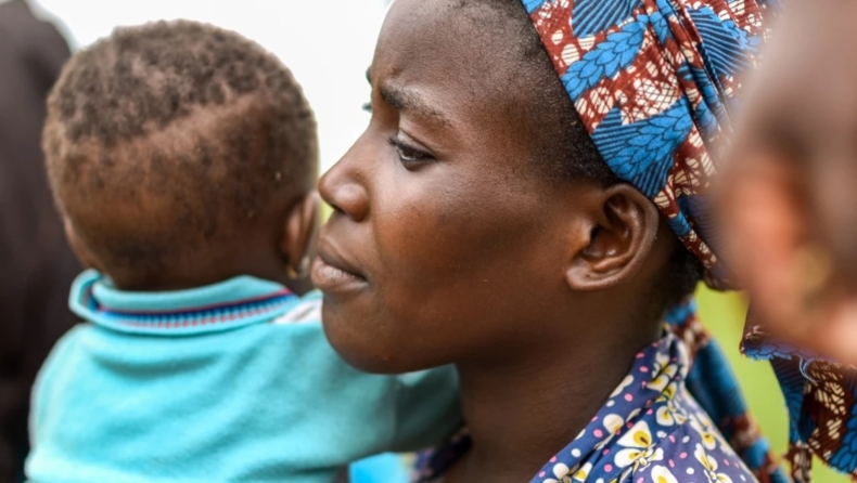 ⁣Μητρική θνησιμότητα: Χιλιάδες γυναίκες στην Αφρική πεθαίνουν από σήψη λόγω έλλειψης καθαρού νερού