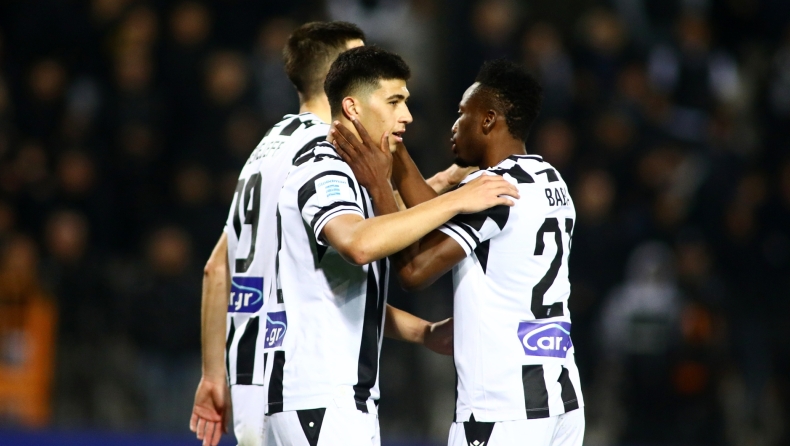 Δεν υπάρχει πολυθρόνα για τρεις