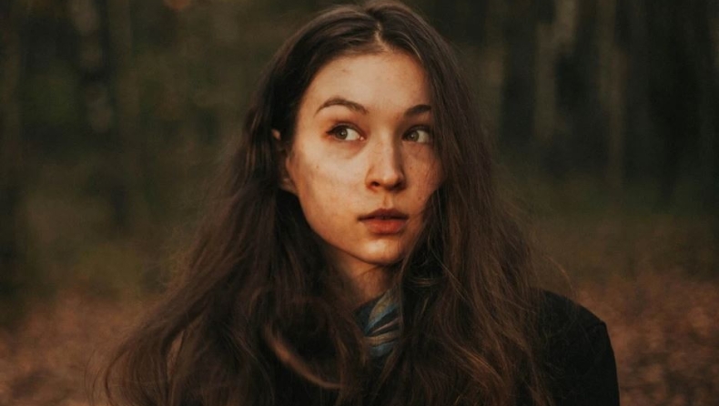 Μοναξιά: 7 «αθόρυβα» χαρακτηριστικά που κρατούν τους ανθρώπους συναισθηματικά απομονωμένους