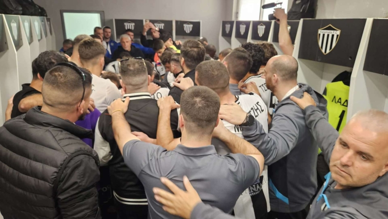 «Εσείς καταφέρατε να φέρετε μια πόλη στο γήπεδο»: Το Gazzetta μέσα στα αποδυτήρια της Καλαμάτας πριν τη φιέστα (vid) 