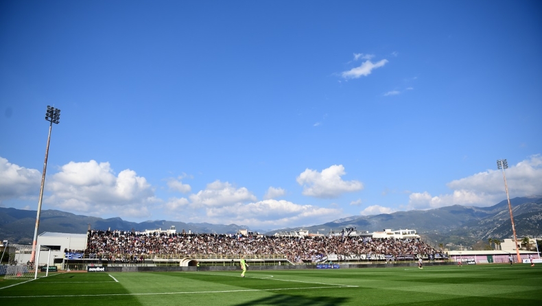 «Περιμέναμε αυτή τη στιγμή»: Το πάρτι στο γήπεδο της Καλαμάτας και τα λόγια των οπαδών πριν το ματς