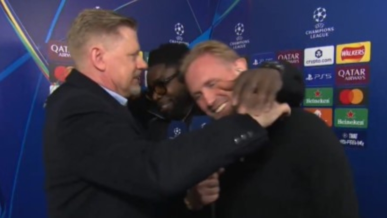 Ράγισαν καρδιές: Ο Κάσπερ Σμάιχελ αποκάλυψε σε live συνέντευξη στον πατέρα του ότι σταματάει το ποδόσφαιρο - «Έχουν διαλυθεί τα πάντα»